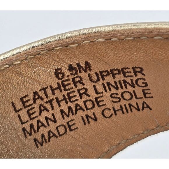 Lilly Pulitzer Thong Flat Sandals Gold Metallic Leather Flip Flops Women's 6.5M - Picture 9 of 9